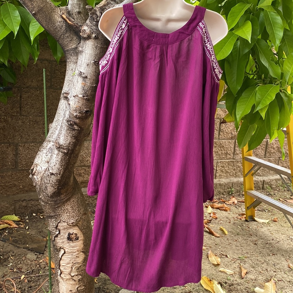 3 for $12 Time and Tru Embroidered Trim Cold Shoulder Midi Dress in Plum SzS 4/6 - Picture 5 of 8